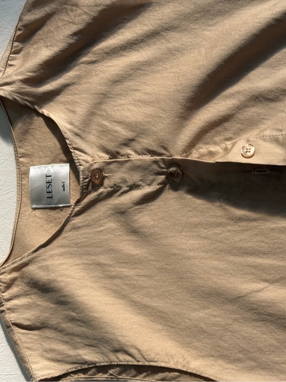 Leset cropped tan silk blouse - Picture 2 of 4
